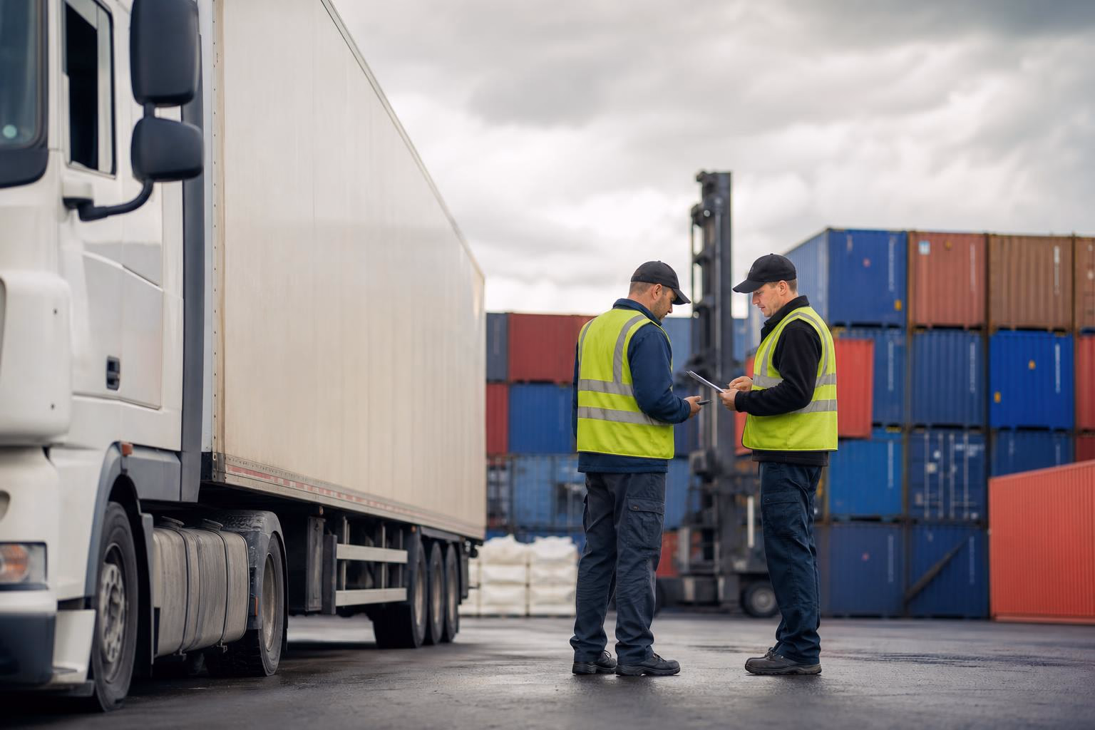 Why Do Carriers Add Fuel & Handling Surcharges (2026)