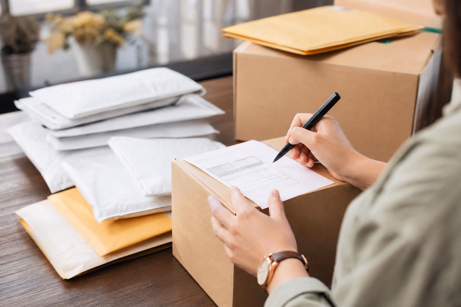Which Customs Form for Small Packets Internationally 2026
